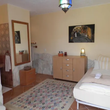 Finca El Romero Bed & Breakfast Barbarroja